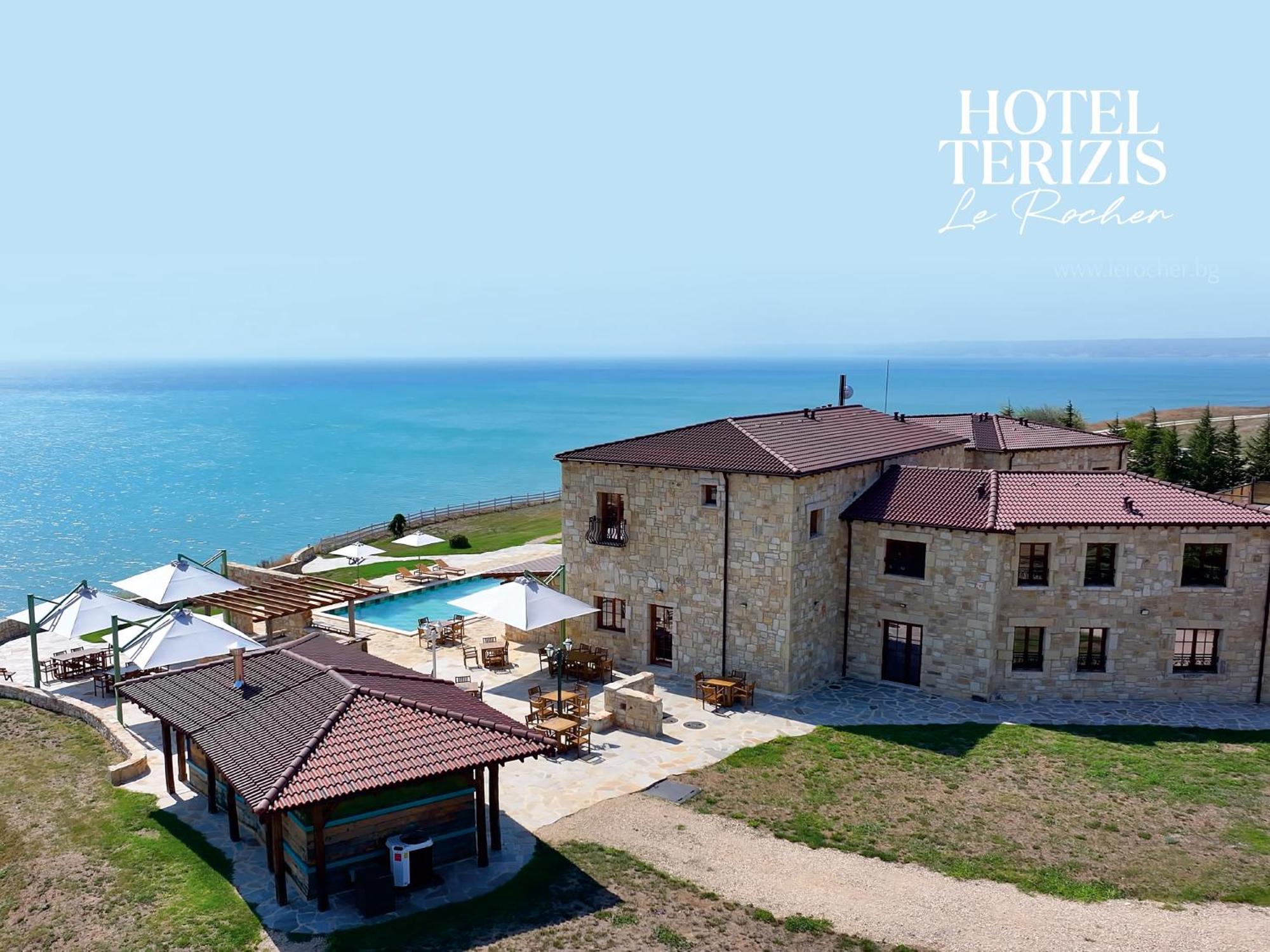 & - Terizis Le Rocher Hotel *